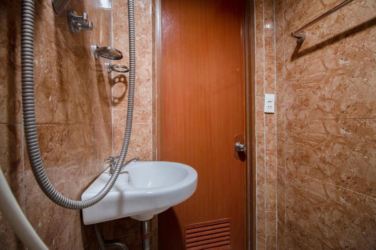 Oyo 788 Lisa'S Guesthouse Моалбоал Екстериор снимка