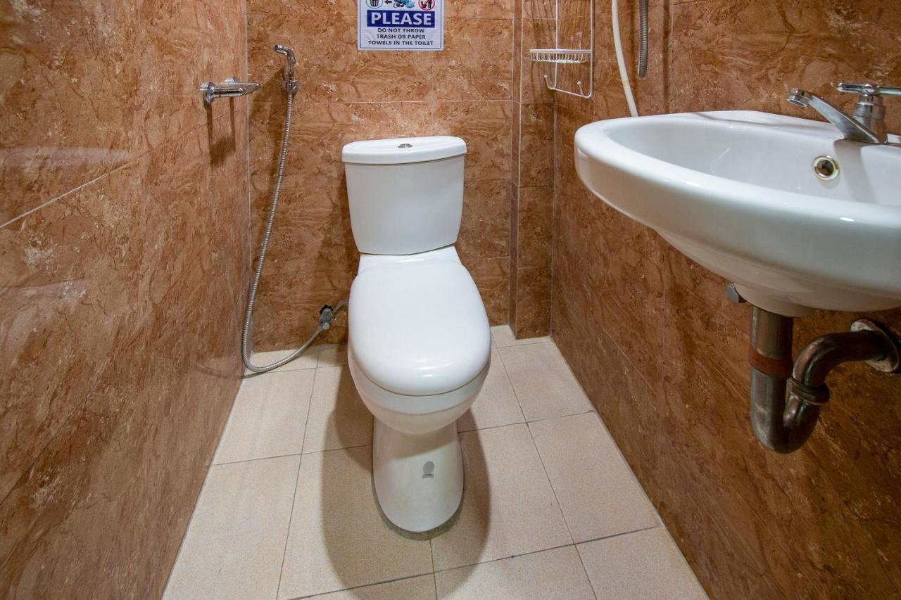 Oyo 788 Lisa'S Guesthouse Моалбоал Екстериор снимка