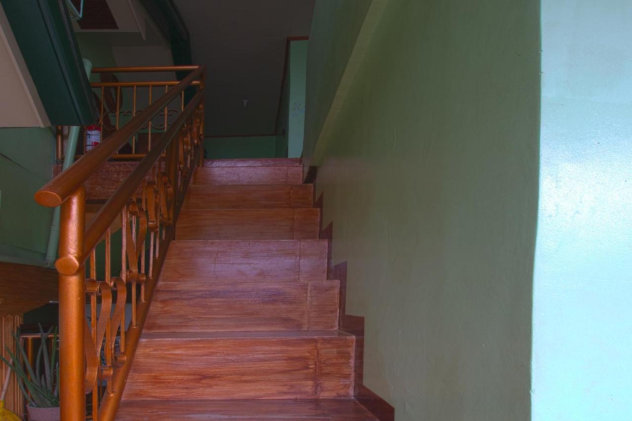 Oyo 788 Lisa'S Guesthouse Моалбоал Екстериор снимка