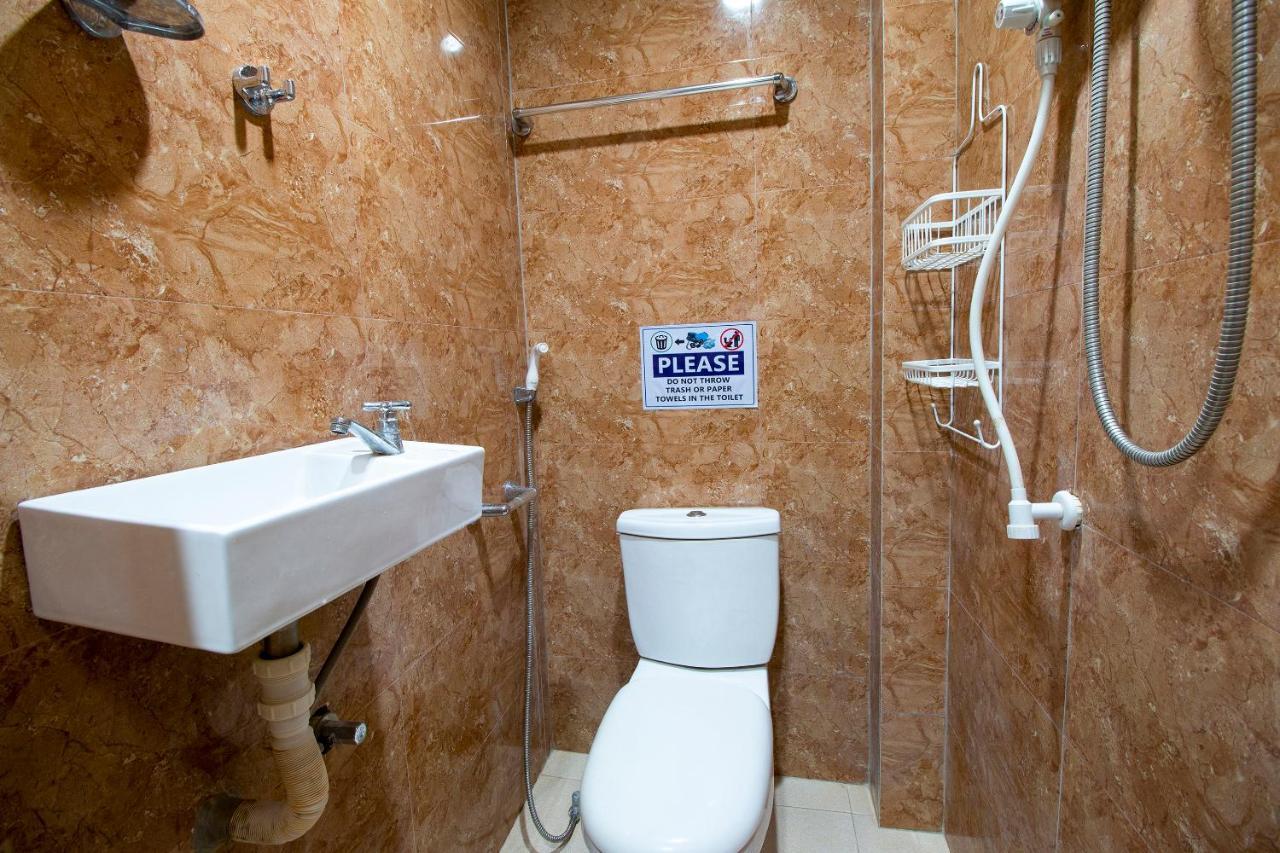 Oyo 788 Lisa'S Guesthouse Моалбоал Екстериор снимка